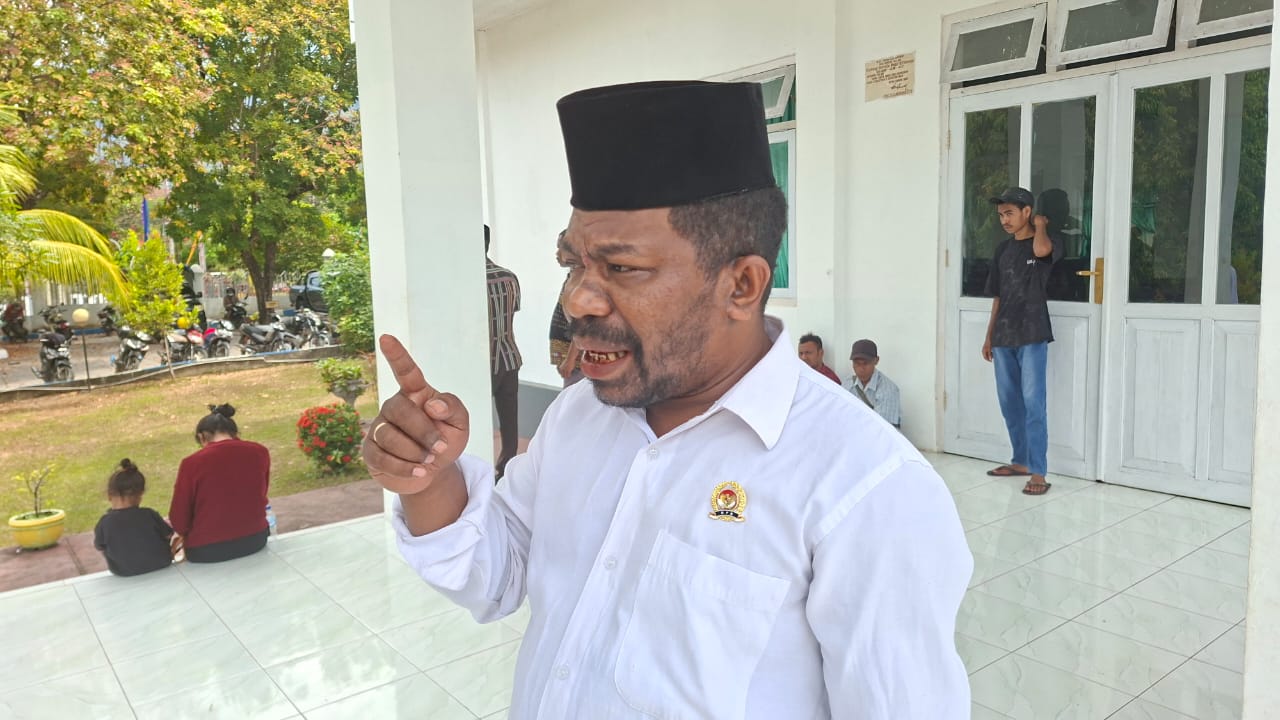 Sekretaris BPD Desa Air Kenari, Kecamatan Teluk Mutiara. FOTO: OM MO/RP