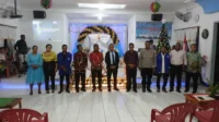 Pengurus GAMKI Alor, Senior dan Undangan dalam satu sesi foto setelah perayaan Natal GAMKI. FOTO:ITM